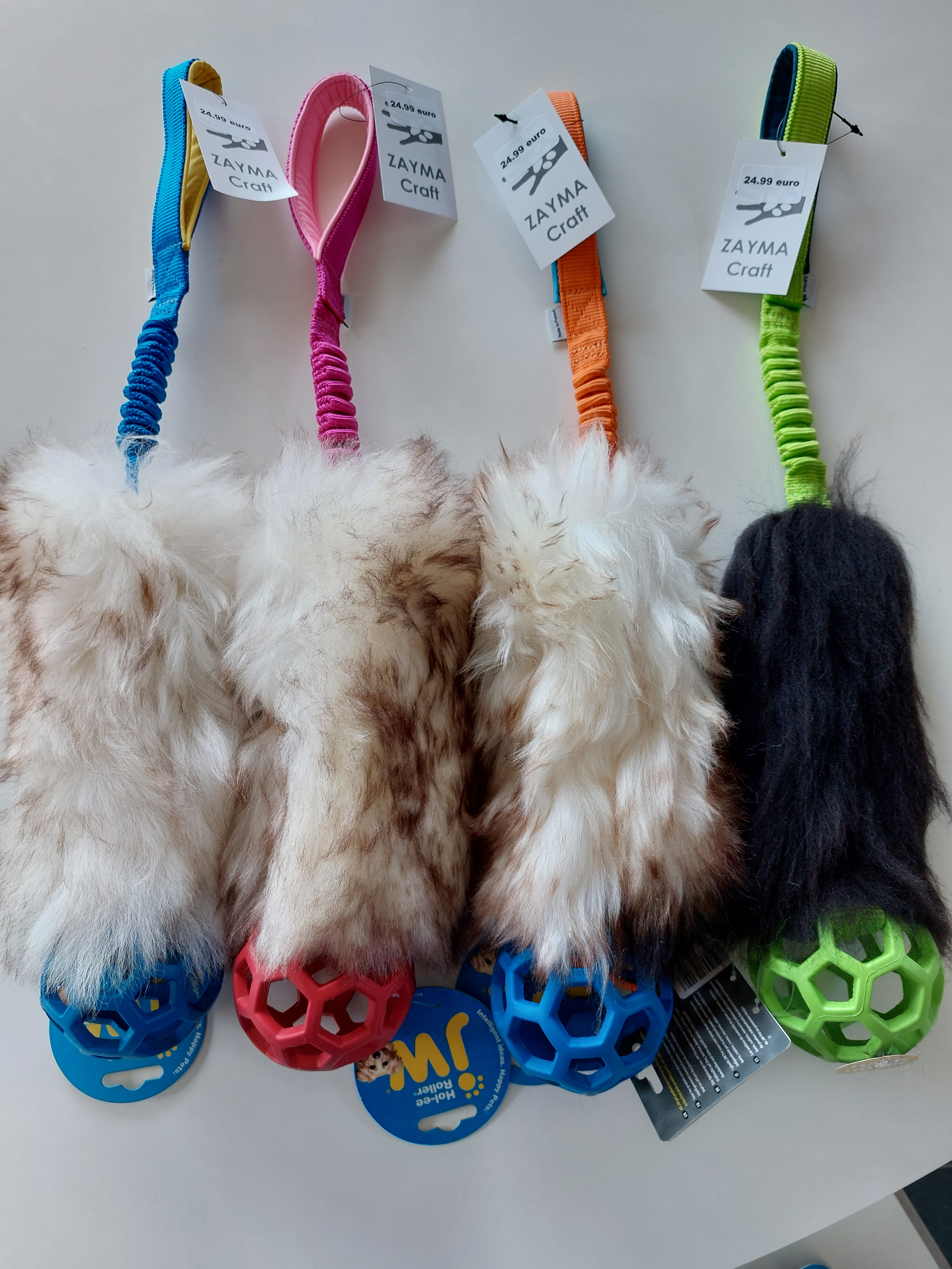 Sheepskin bungee with JW Pet Hol-EE Roller